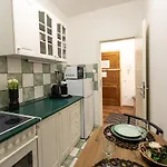 Szabadsag Ter *